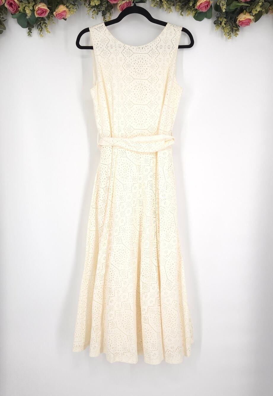 em... ...ma Made in Italy Cream Cutout Lace Sleeveless Dress Size Medium